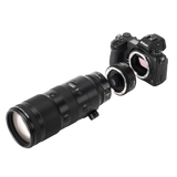 Viltrox Telekonverter montiert zwischen Kamera und Objektiv